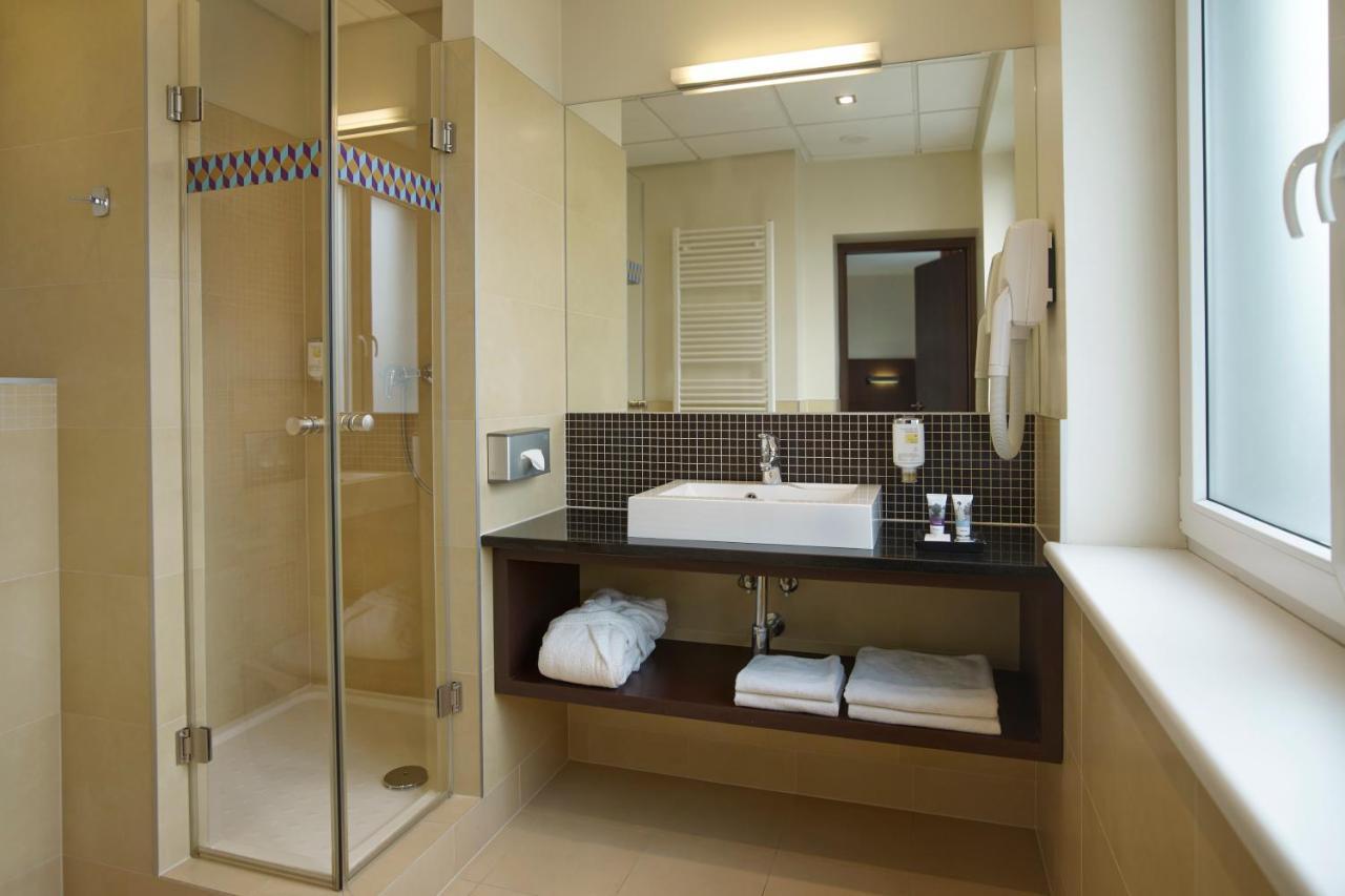 Mercure Warszawa Airport Bagian luar foto
